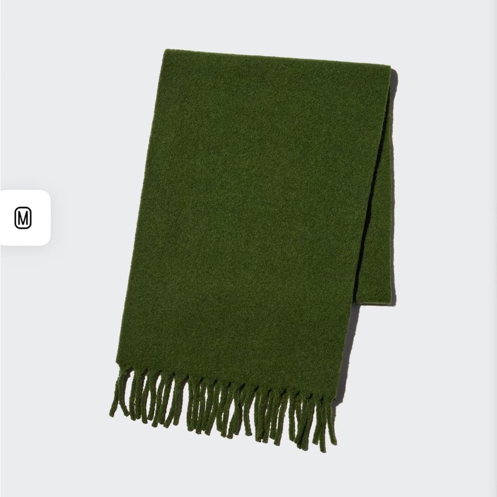 Uniqlo Souffle Yarn Chunky Scarf (Color: Olive)